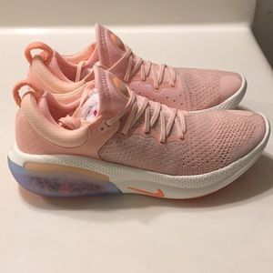 LIKE NEW! Women’s Pink Nike Joyride Run Flyknit!!!